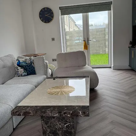 Cosy And Beautiful Vegetarians Only